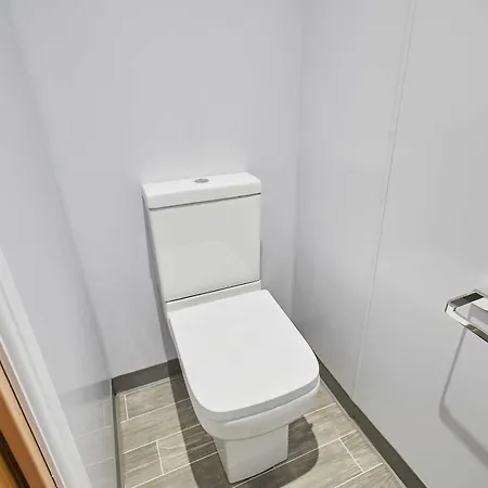 Host & - Number 5 惠特比