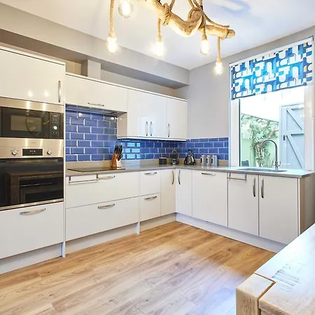 Host & - Number 5 惠特比